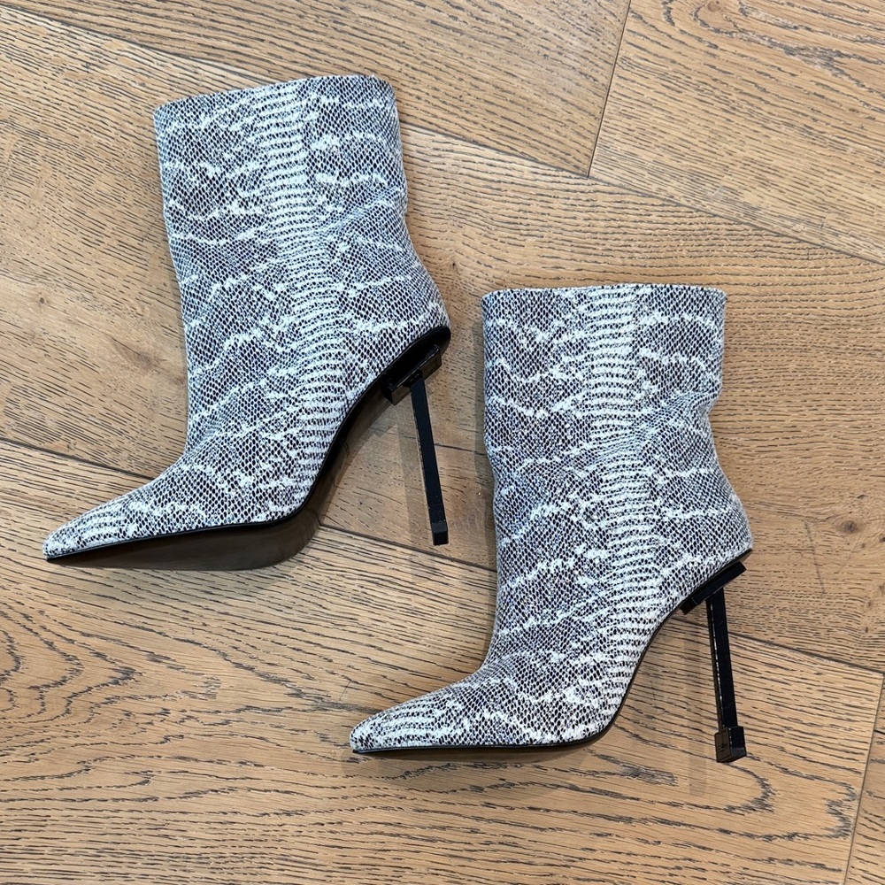 Elegant Snakeskin Heeled Boots